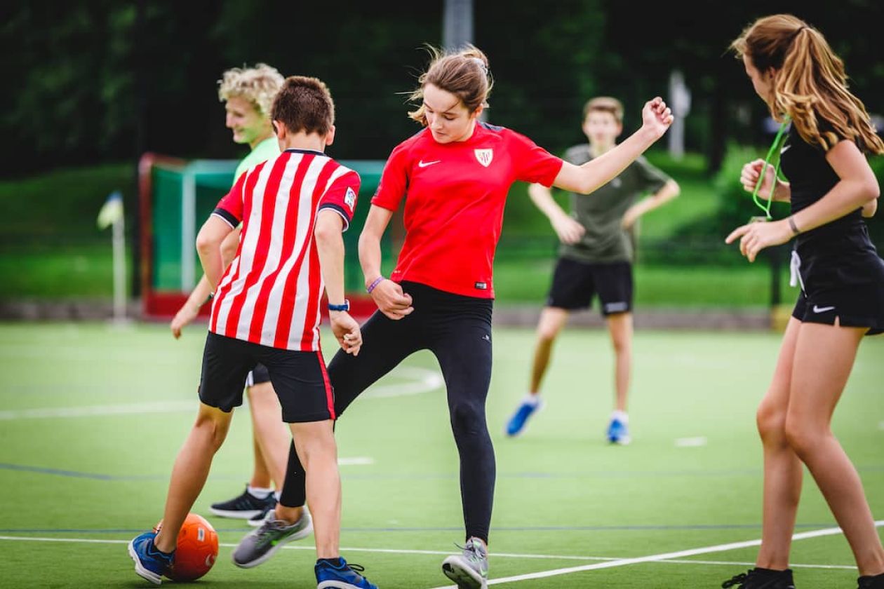 Fußball spielen auf der Sprachreise in England von Camp Adventure