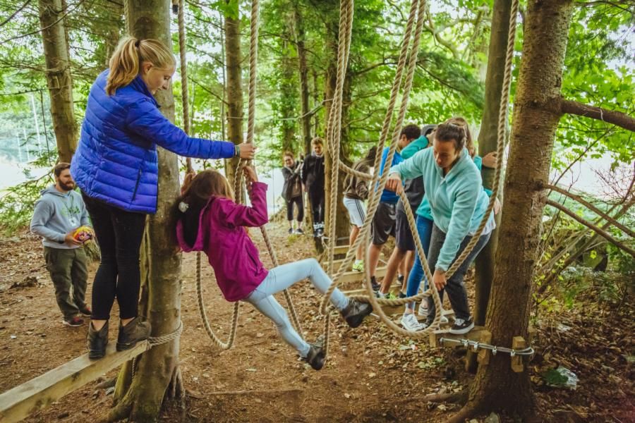 Low Ropes im Englisch & Abenteuer-Camp Nordirland von Camp Adventure