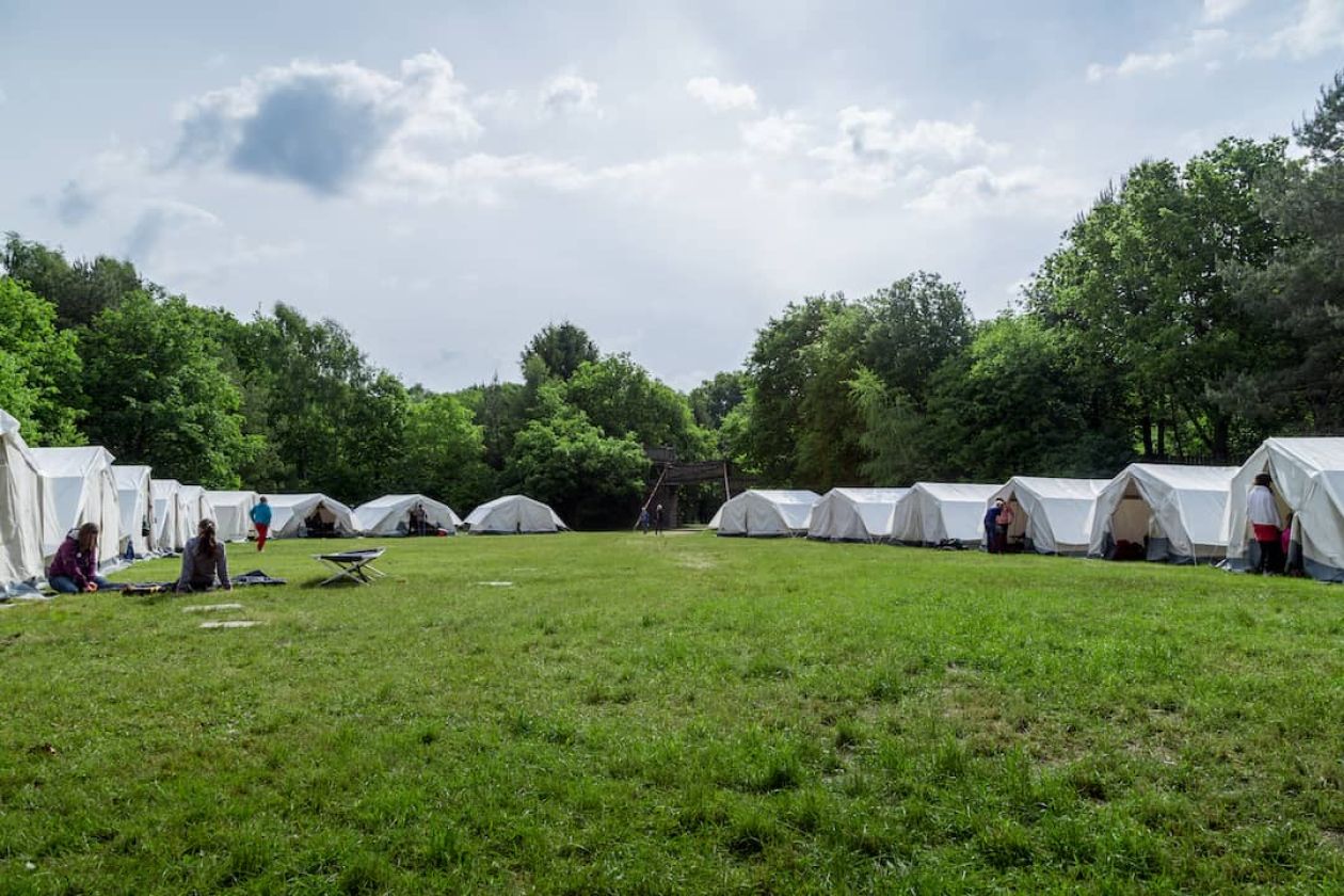 Das Zeltfeld der Camp Adventure Academy